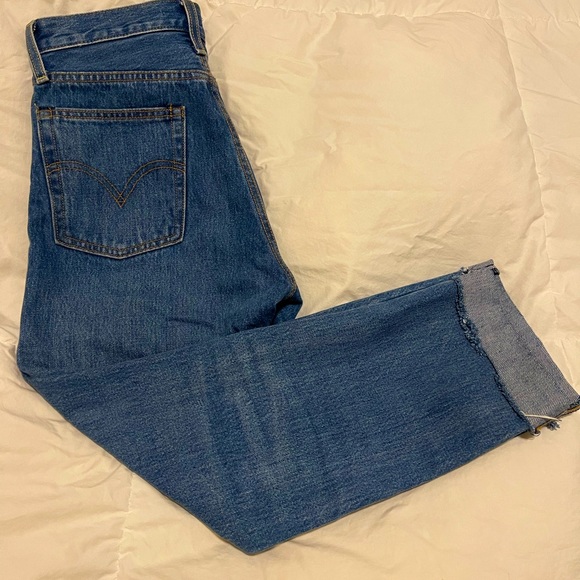 Levi’s Wedgie Straight Jeans - Picture 1 of 3